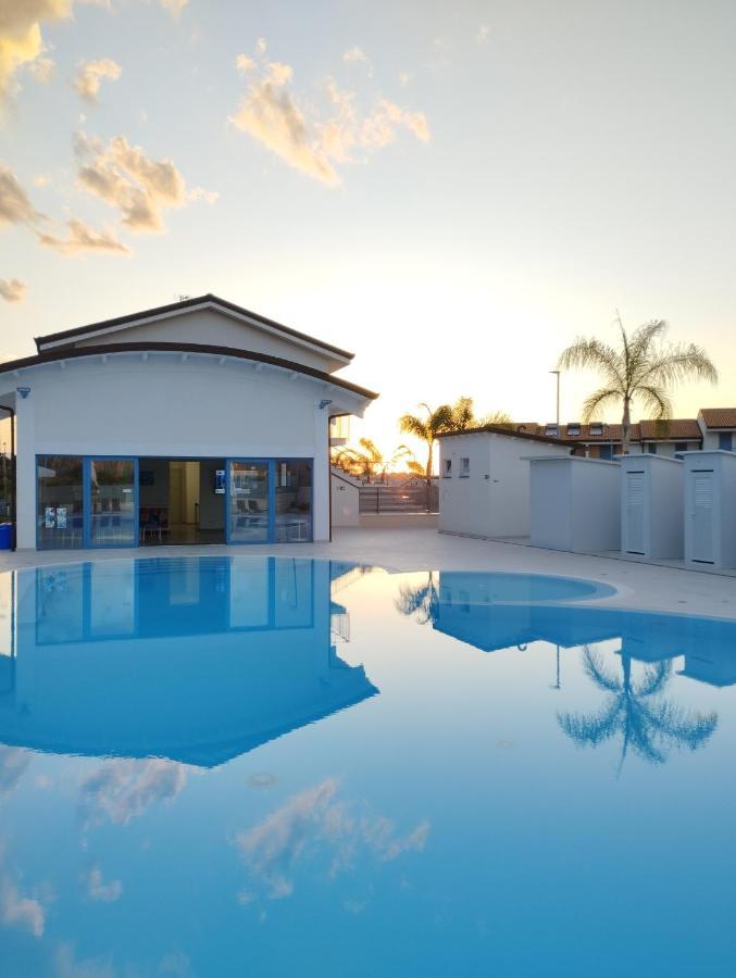 Icaro Residence Apartments With A Beautiful Pool SantʼAgata di Militello Zewnętrze zdjęcie