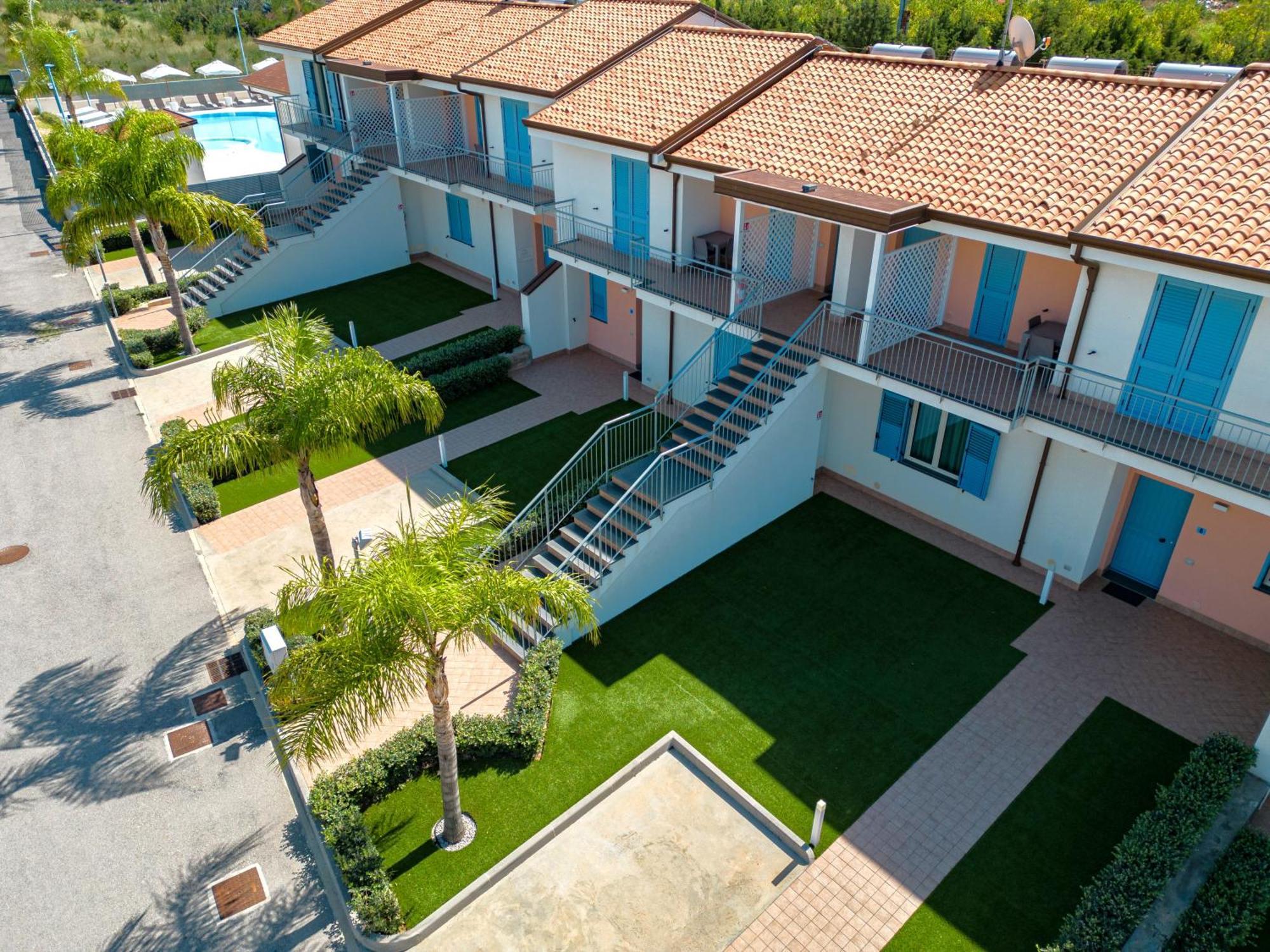 Icaro Residence Apartments With A Beautiful Pool SantʼAgata di Militello Zewnętrze zdjęcie