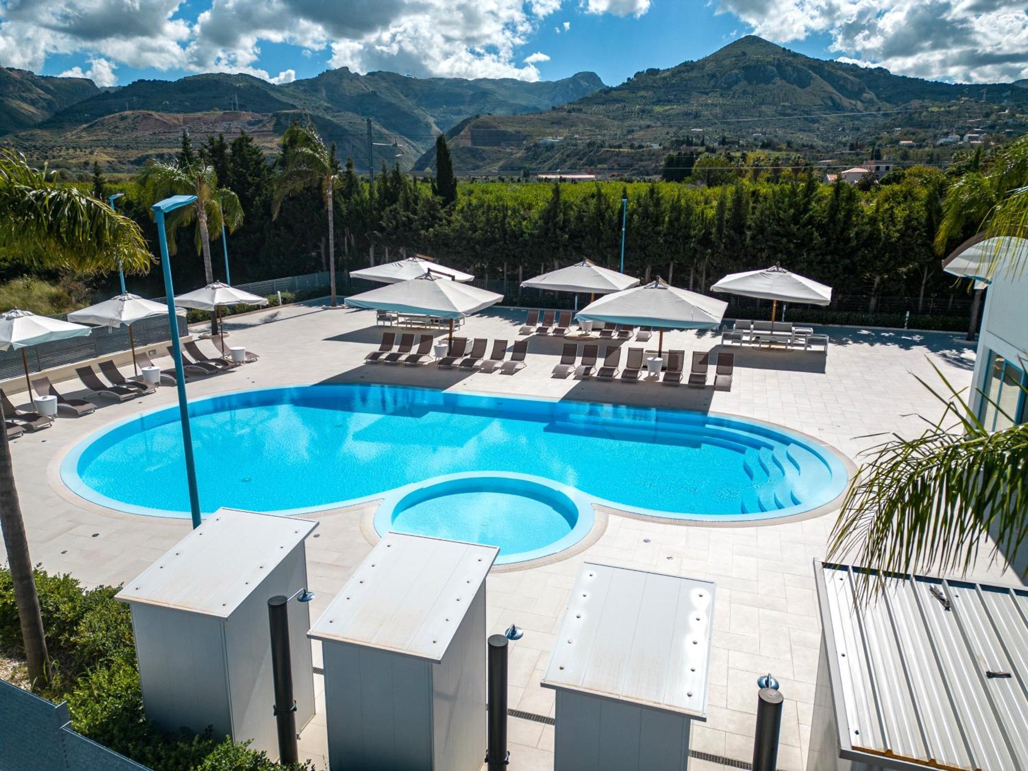 Icaro Residence Apartments With A Beautiful Pool SantʼAgata di Militello Zewnętrze zdjęcie