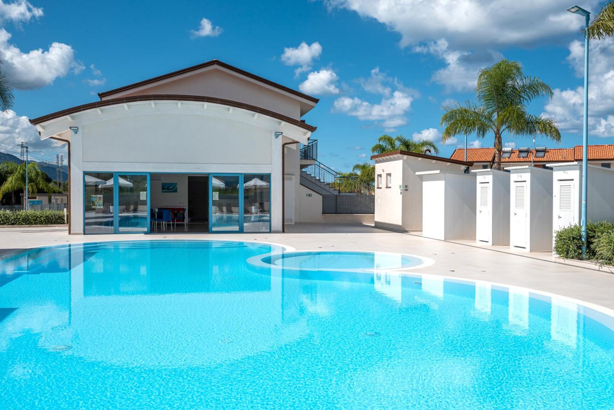 Icaro Residence Apartments With A Beautiful Pool SantʼAgata di Militello Zewnętrze zdjęcie