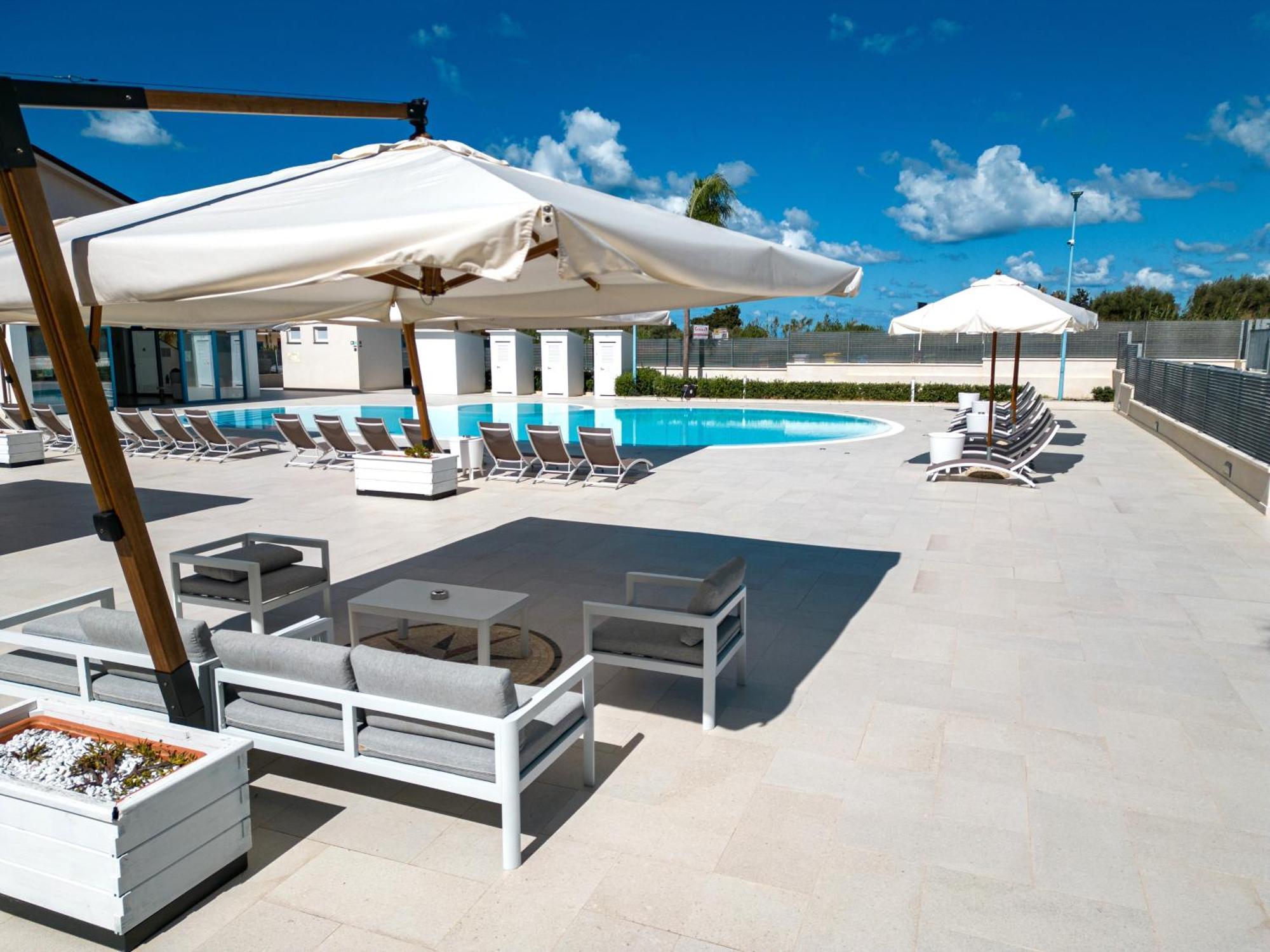 Icaro Residence Apartments With A Beautiful Pool SantʼAgata di Militello Zewnętrze zdjęcie