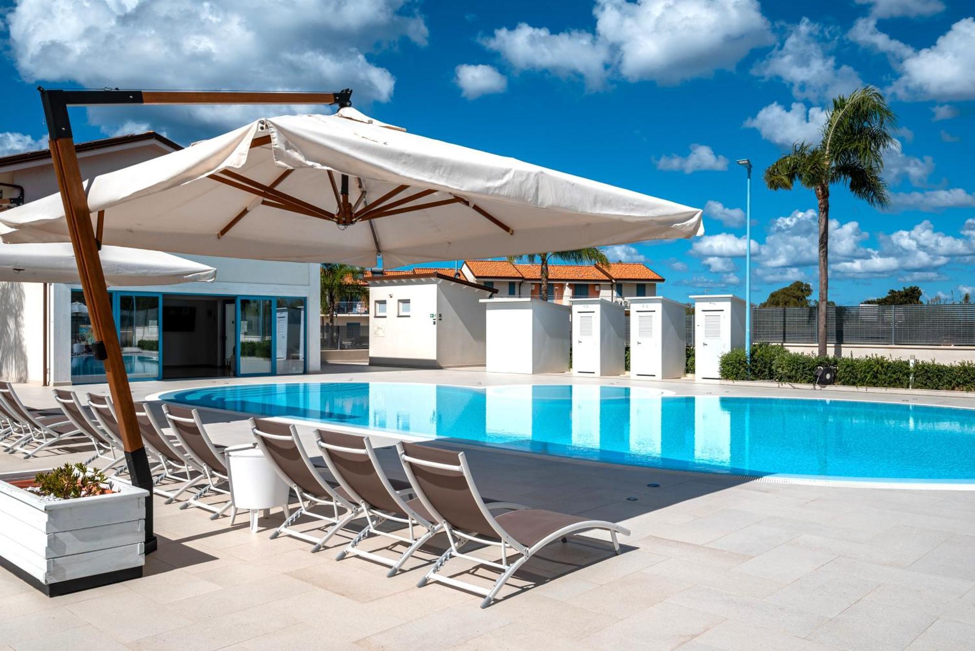Icaro Residence Apartments With A Beautiful Pool SantʼAgata di Militello Zewnętrze zdjęcie