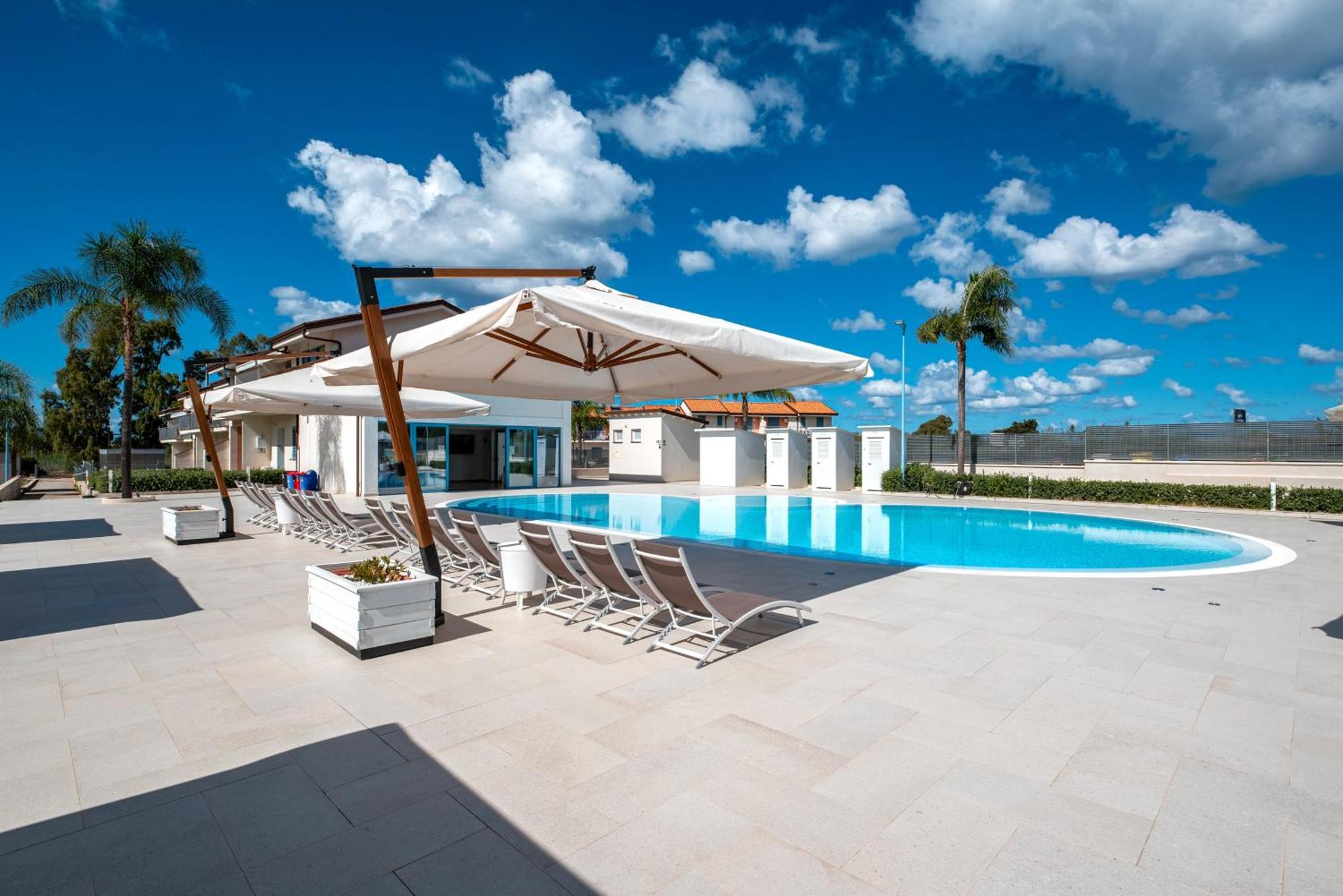 Icaro Residence Apartments With A Beautiful Pool SantʼAgata di Militello Zewnętrze zdjęcie